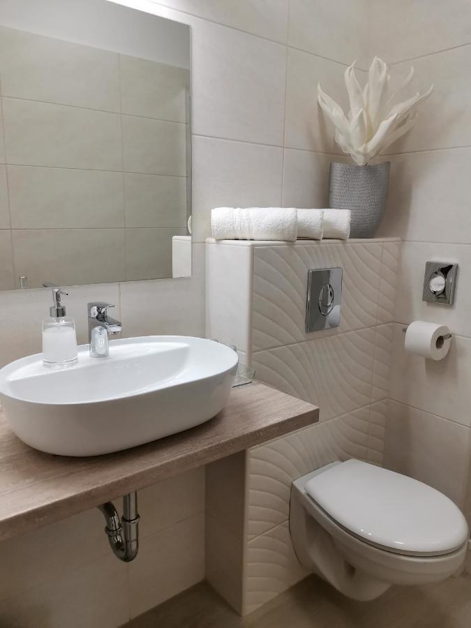 Alfa Hotel Γκιόρ Εξωτερικό φωτογραφία