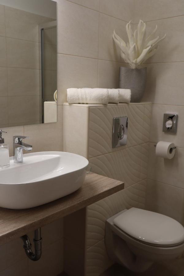 Alfa Hotel Γκιόρ Εξωτερικό φωτογραφία