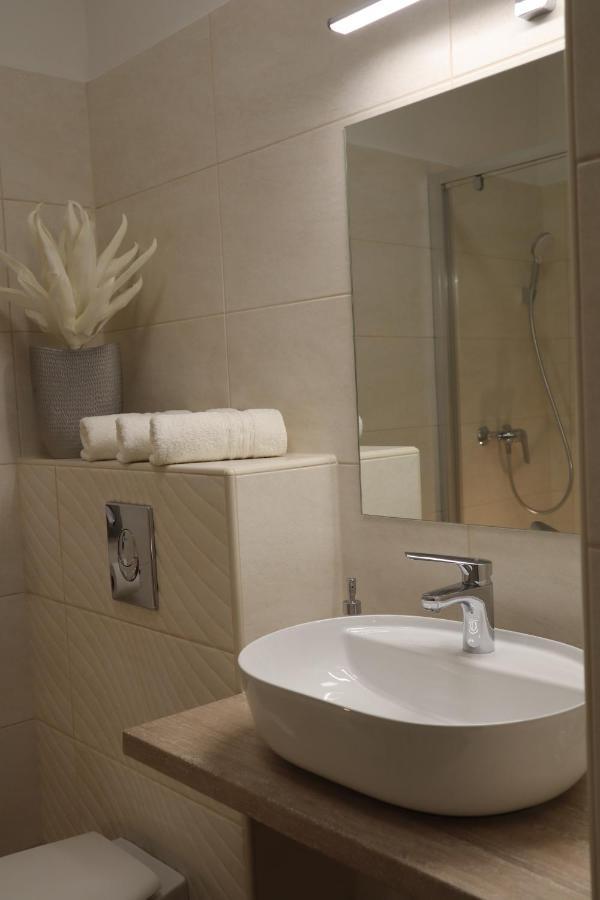 Alfa Hotel Γκιόρ Εξωτερικό φωτογραφία