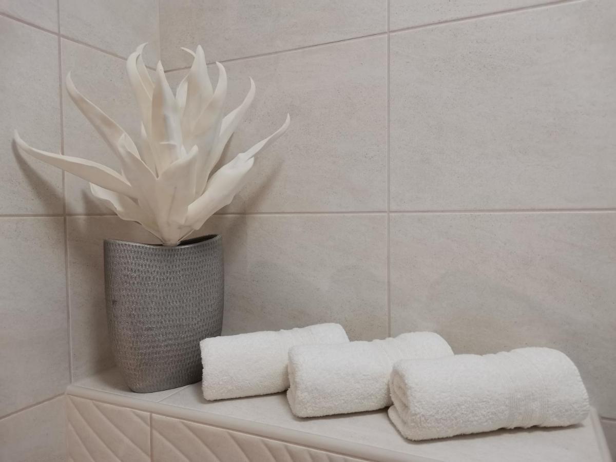 Alfa Hotel Γκιόρ Εξωτερικό φωτογραφία
