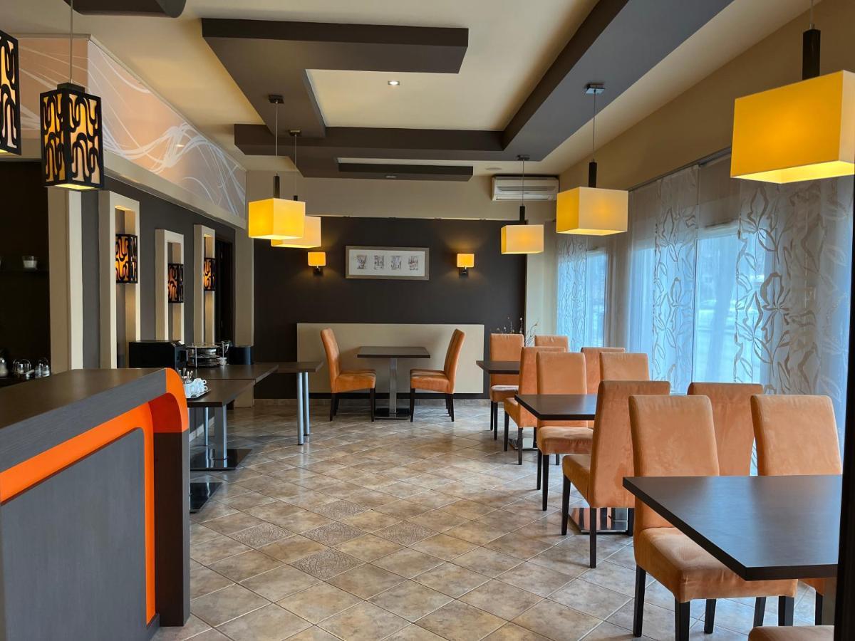 Alfa Hotel Γκιόρ Εξωτερικό φωτογραφία
