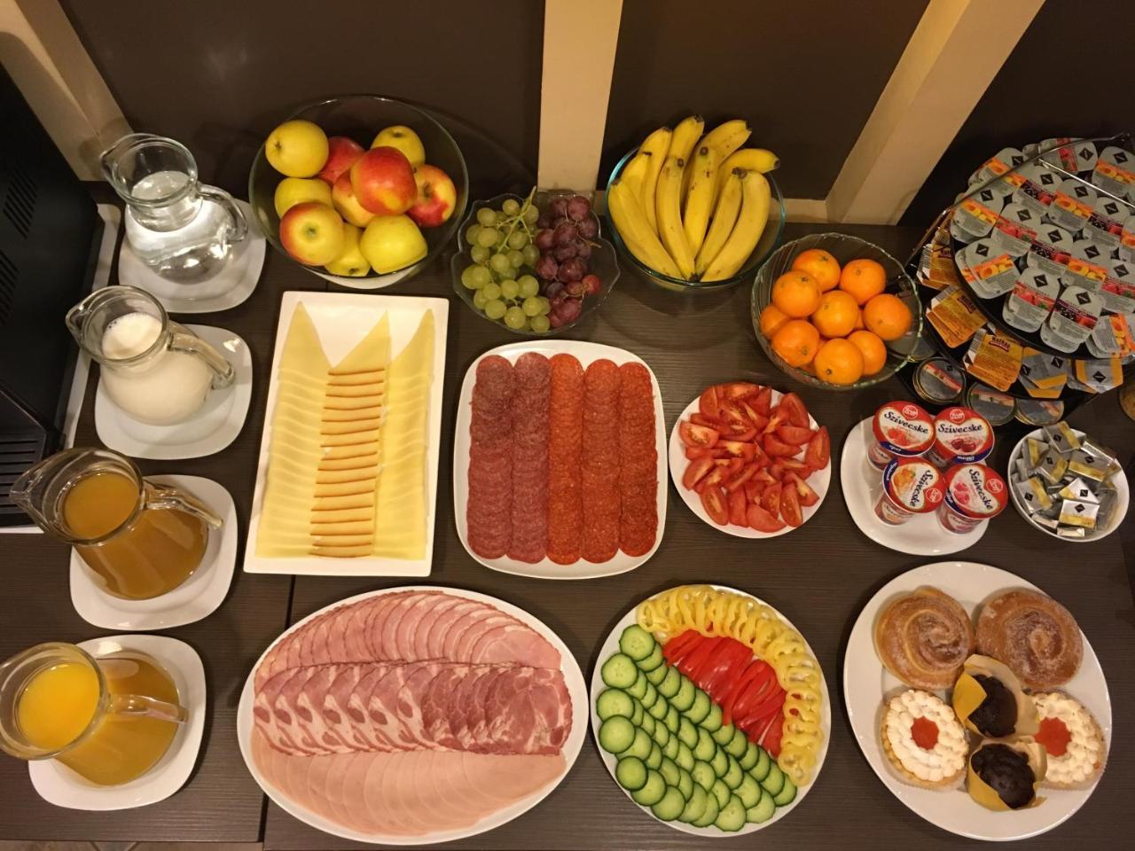 Alfa Hotel Γκιόρ Εξωτερικό φωτογραφία